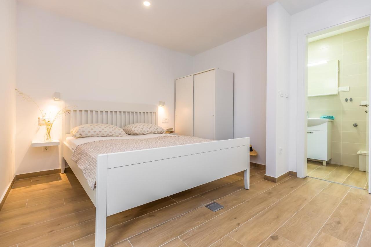 Adris Apartments Omiš Zewnętrze zdjęcie