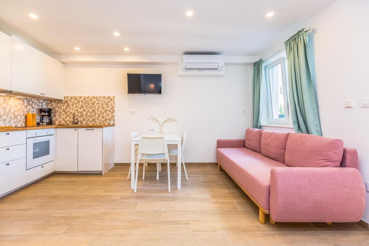 Adris Apartments Omiš Zewnętrze zdjęcie