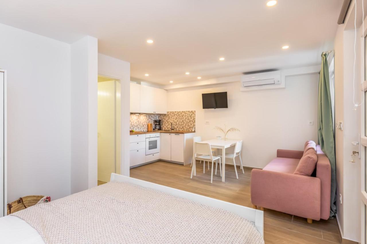 Adris Apartments Omiš Zewnętrze zdjęcie