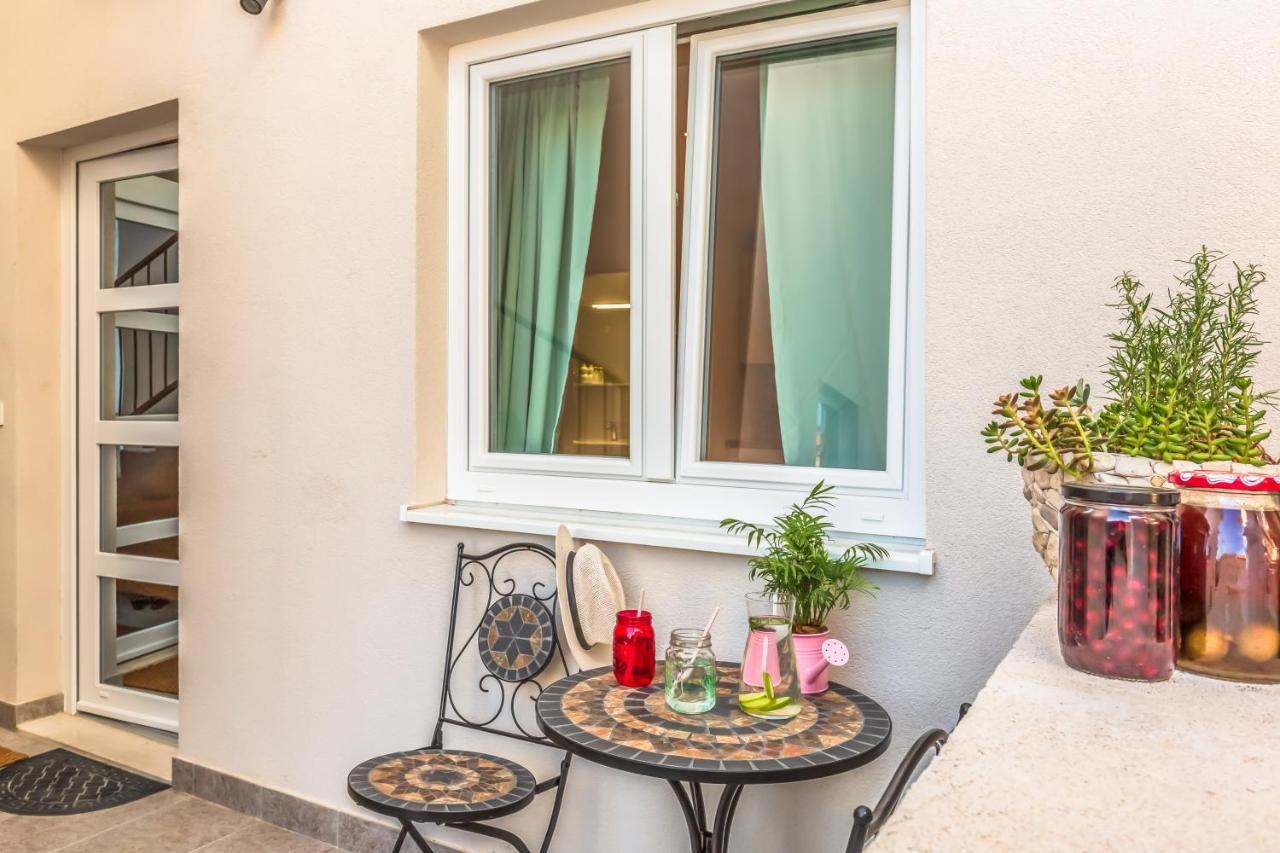 Adris Apartments Omiš Zewnętrze zdjęcie