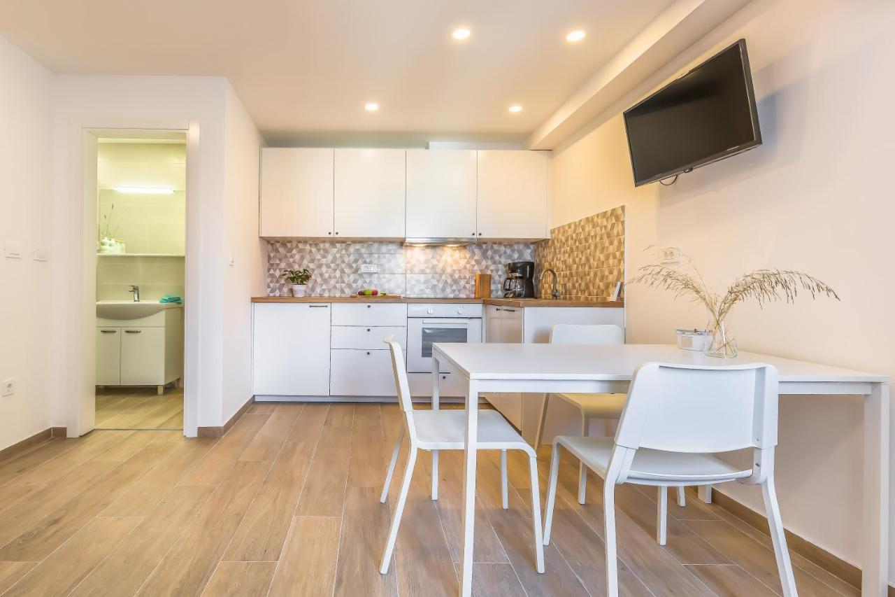 Adris Apartments Omiš Zewnętrze zdjęcie