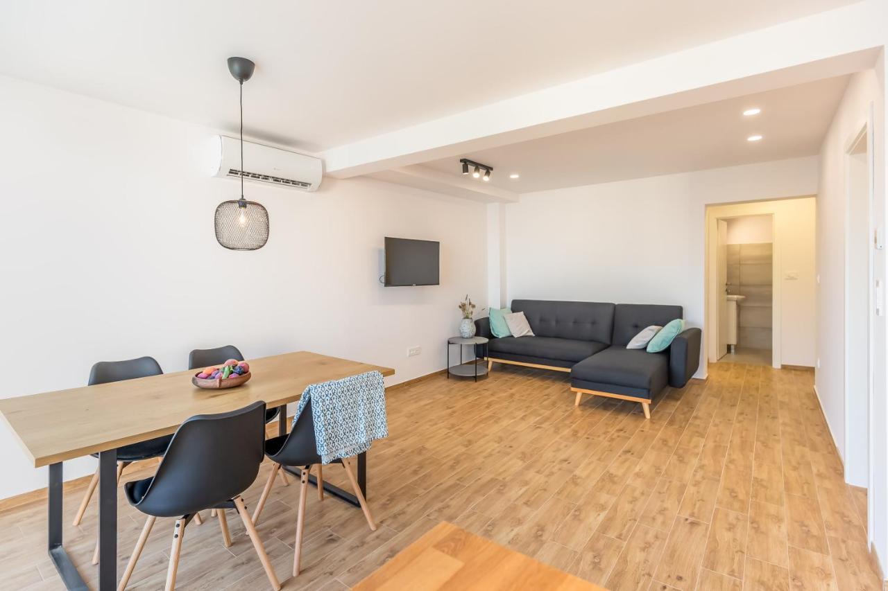 Adris Apartments Omiš Zewnętrze zdjęcie